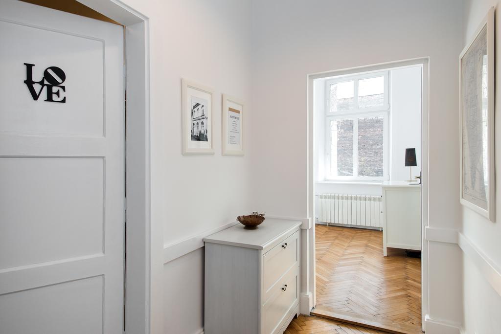 Apartament Alexandra Apartment